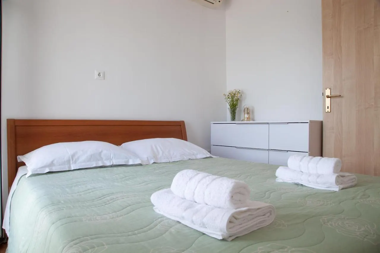 Trstenik Central Split Apartment